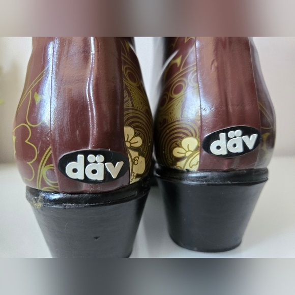 DÄV Brown and Gold Western Rain Boots. Size 6 - Picture 5 of 10
